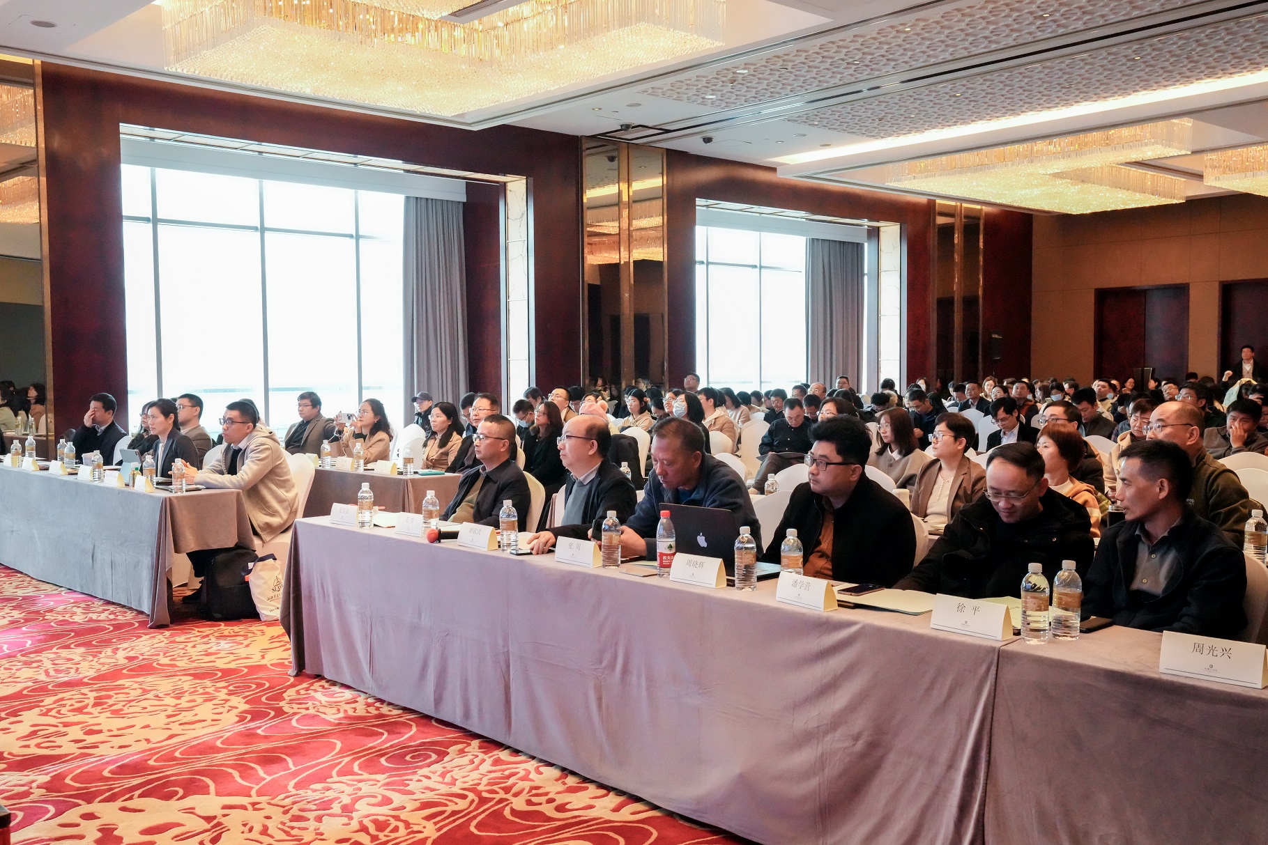 下午09会议合影.jpg